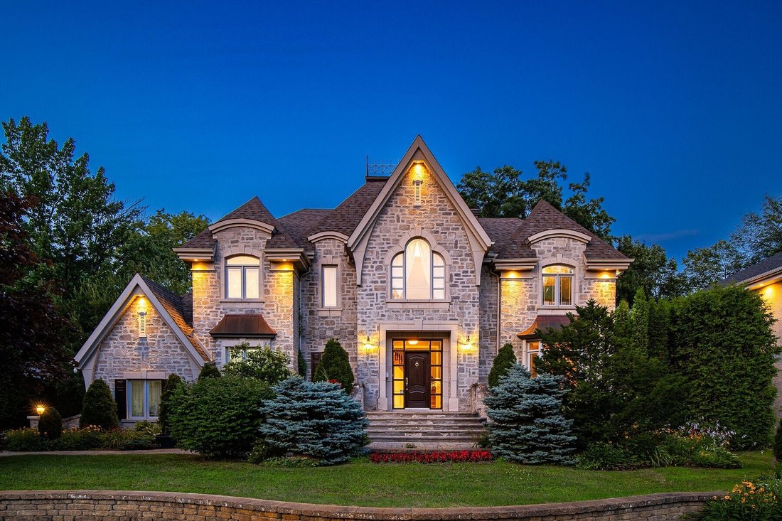 House in Lorraine, Quebec, Canada 1 - 16960678