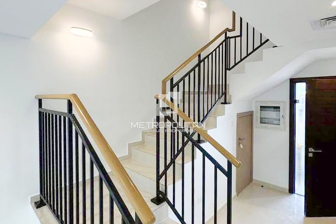 Townhouse in Damac Hills 2, Dubai, United Arab Emirates 4 - 16958819