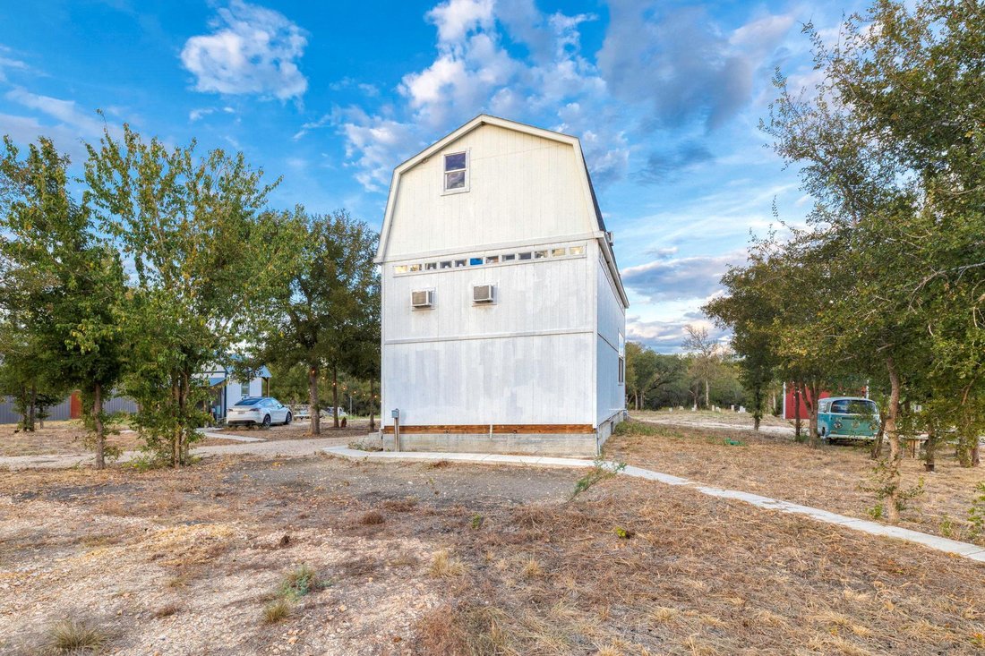 House in Lockhart, Texas, United States 5 - 16957864