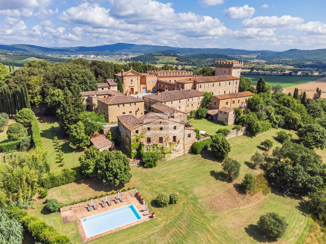 Estate in Rapolano Terme, Tuscany, Italy 1 - 15059486