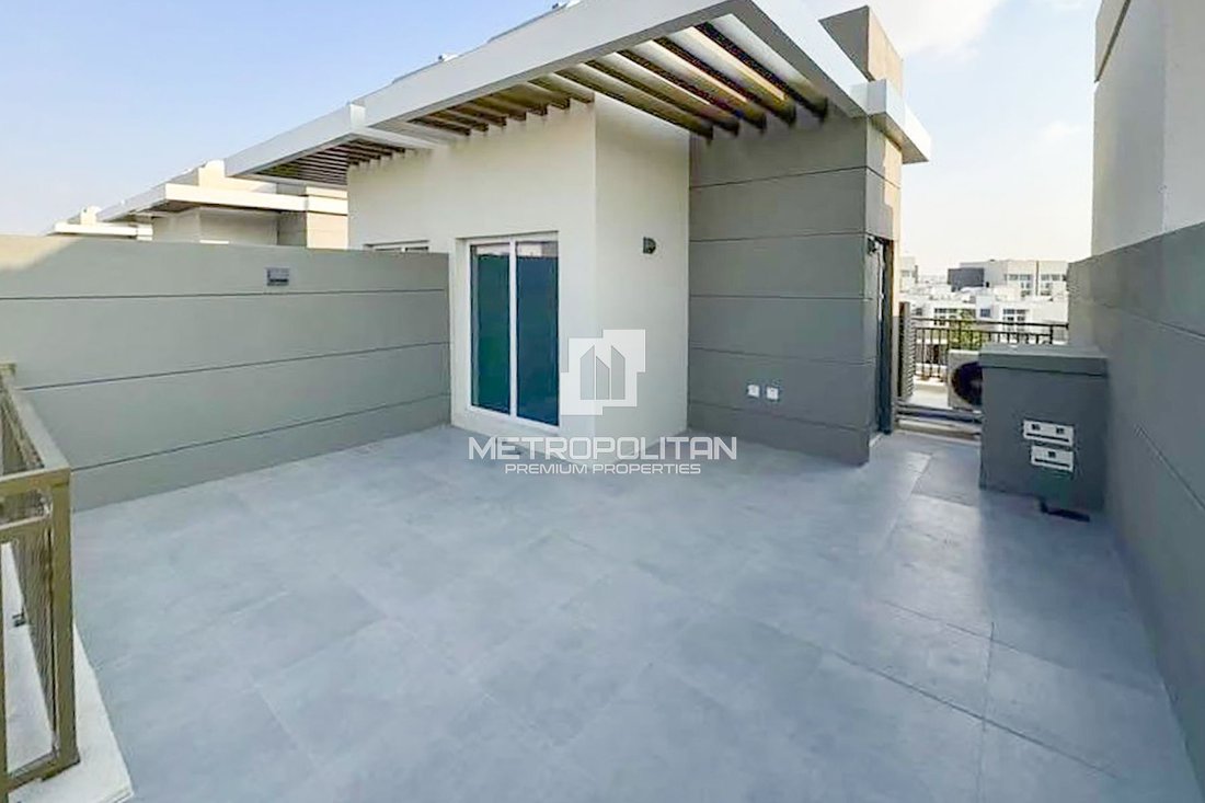 Townhouse in Damac Hills 2, Dubai, United Arab Emirates 2 - 16958819