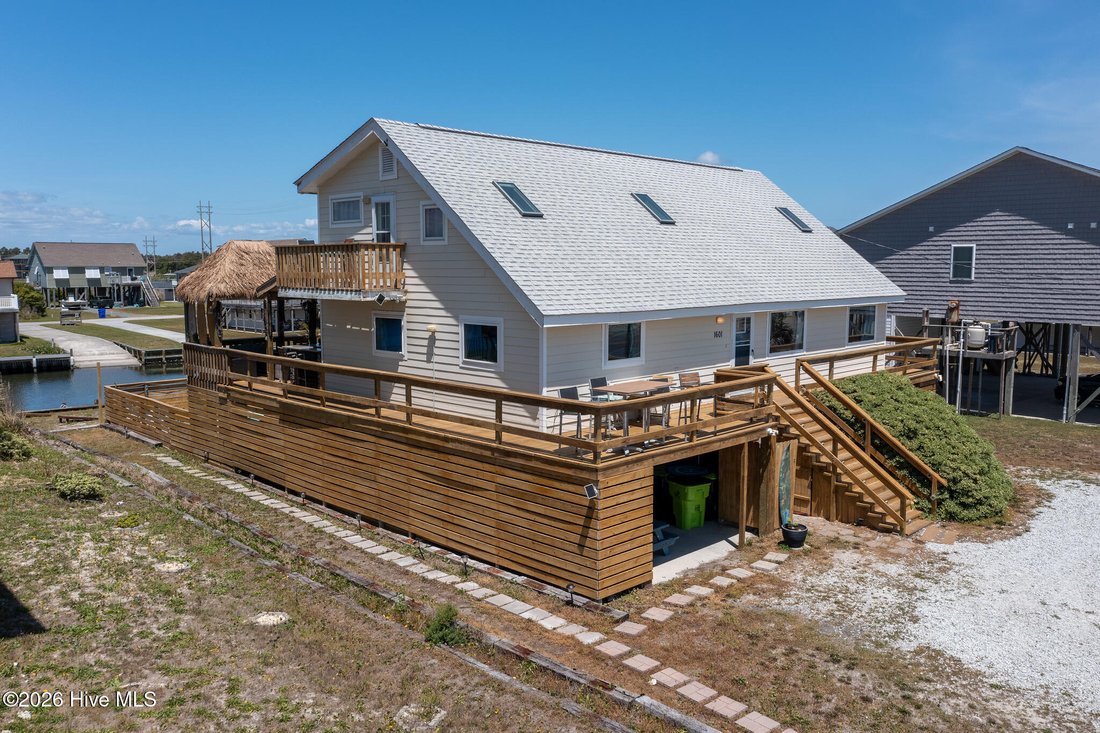 House in North Topsail Beach, North Carolina, United States 1 - 16961173