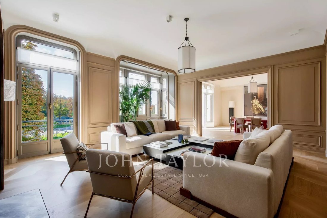 Apartment in Triangle d'Or, Paris 8e Arrondissement, Paris 5 - 16960775