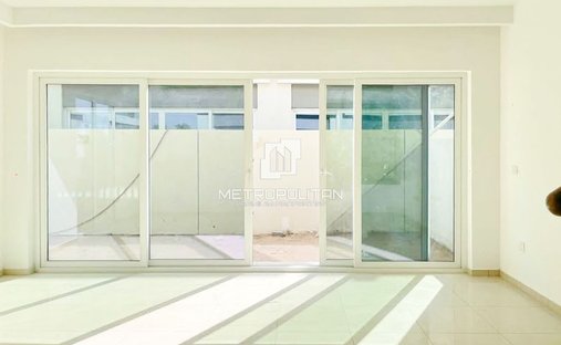 Townhouse in Damac Hills 2, Dubai, United Arab Emirates 1