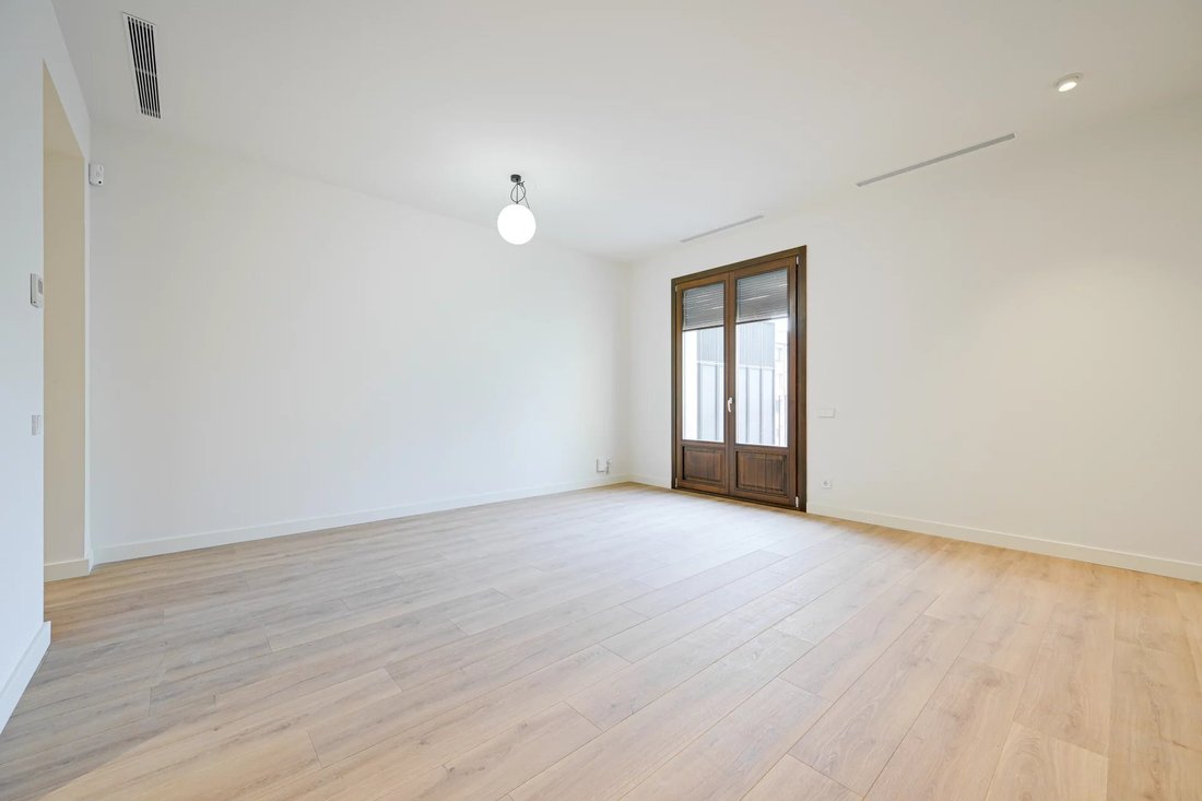 Apartment in Ciutat Vella, Barcelona, Spain 4 - 16958152