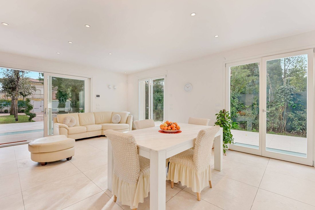 Villa in Center, Forte dei Marmi, Tuscany 4 - 16961257