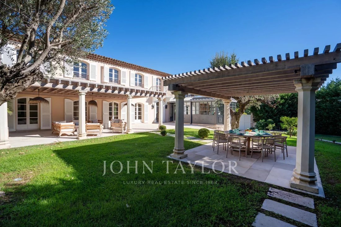 Estate in Grimaud, Provence-Alpes-Côte d'Azur, France 3 - 16461011
