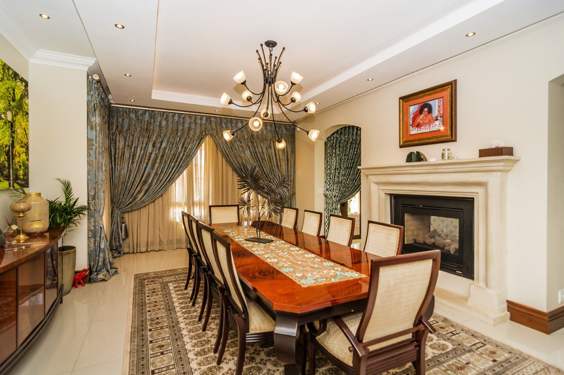 House in Bryanston, Gauteng, South Africa 5 - 16958791