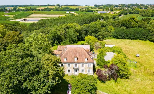 House in Saint-Lon-les-Mines, Nouvelle-Aquitaine, France 1