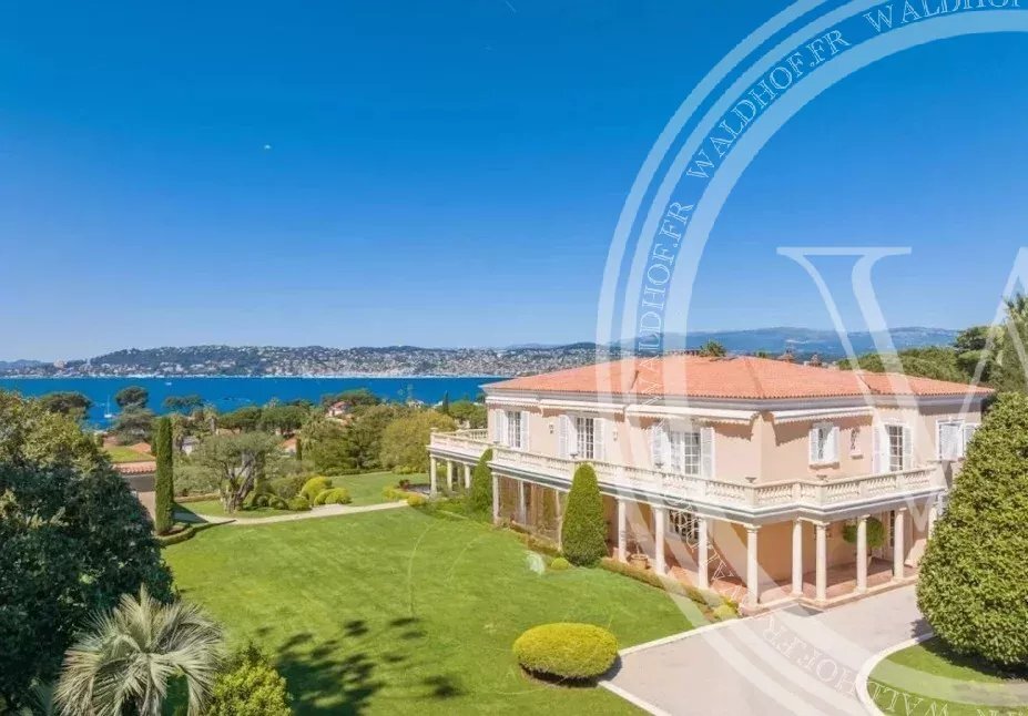House in Antibes, Provence-Alpes-Côte d'Azur, France 1 - 16958439