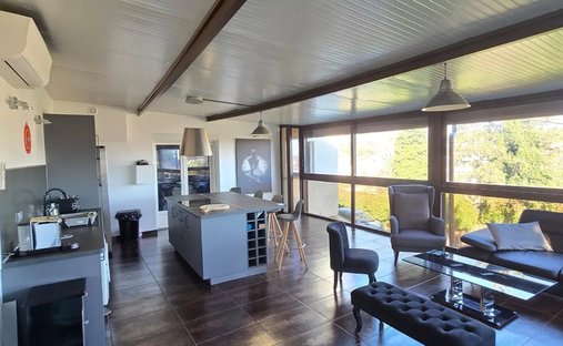 House in Plans, Villeneuve-Loubet, France 1
