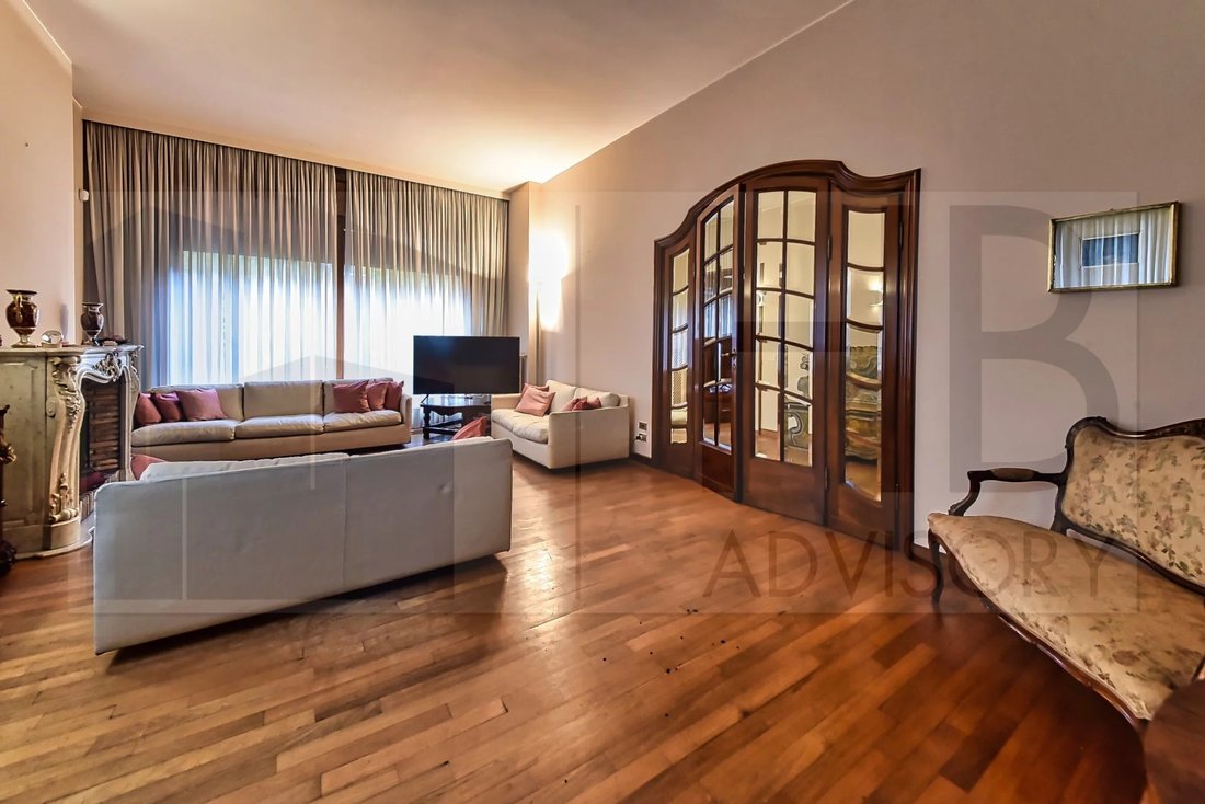 Villa in Center, Rho, Lombardy 5 - 16958009