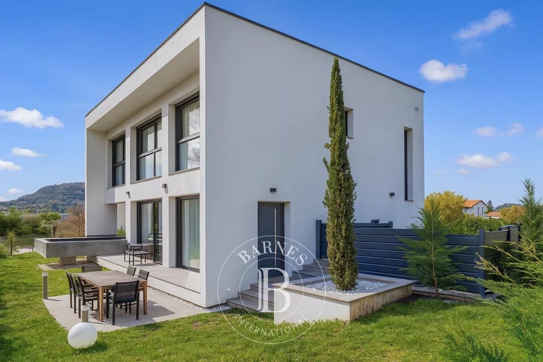 Casa en Annecy, Auvernia-Ródano-Alpes, Francia 2 - 16959221