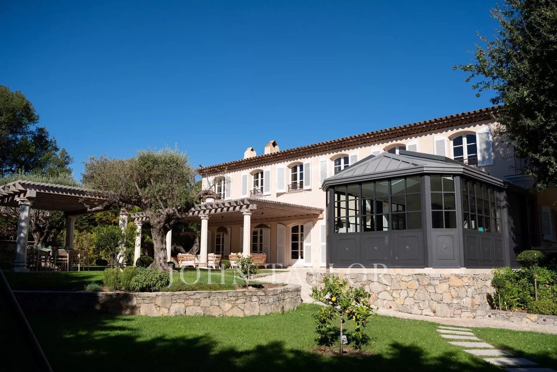 Estate in Grimaud, Provence-Alpes-Côte d'Azur, France 1 - 16461011