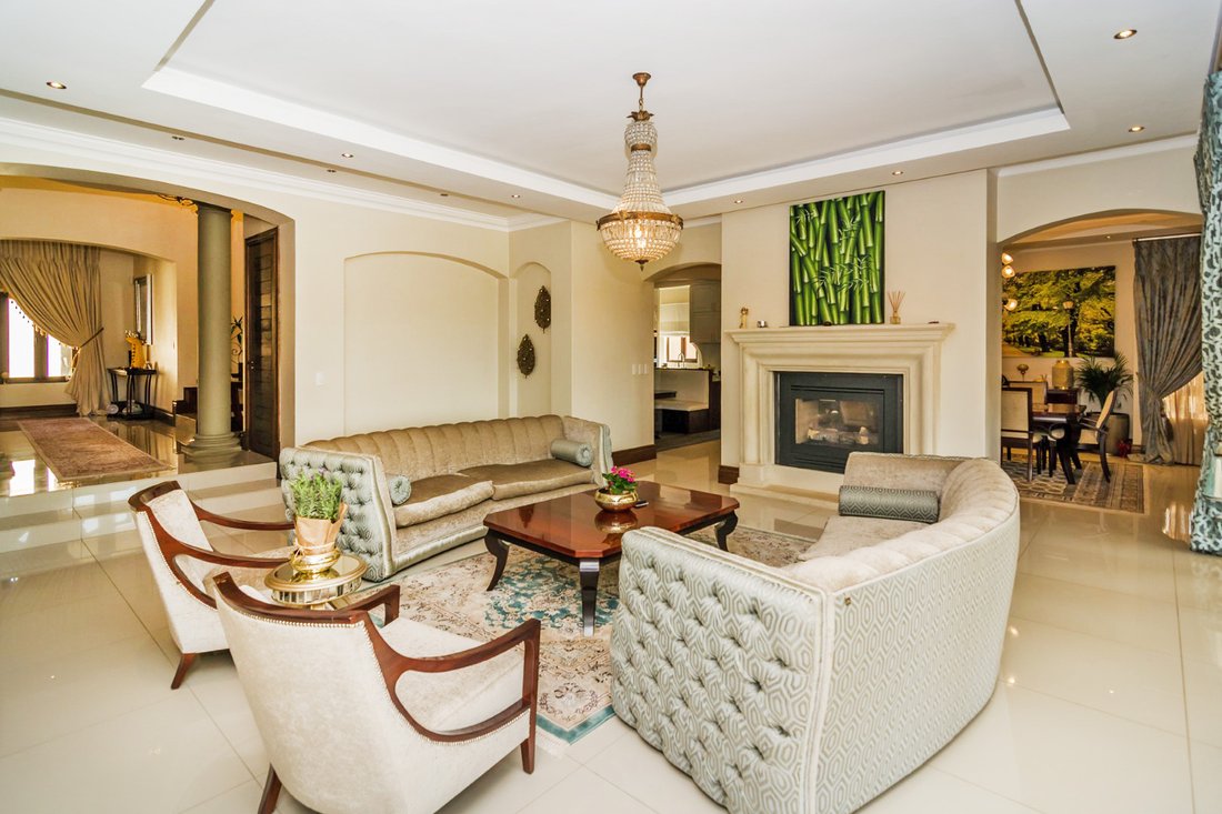 House in Bryanston, Gauteng, South Africa 3 - 16958791