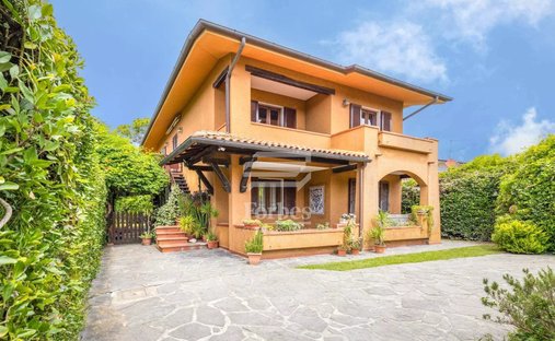 Villa in Center, Forte dei Marmi, Tuscany 1