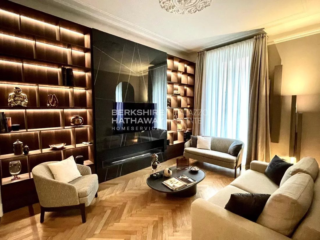 Apartment in Centrale, Milan, Italy 1 - 16959621