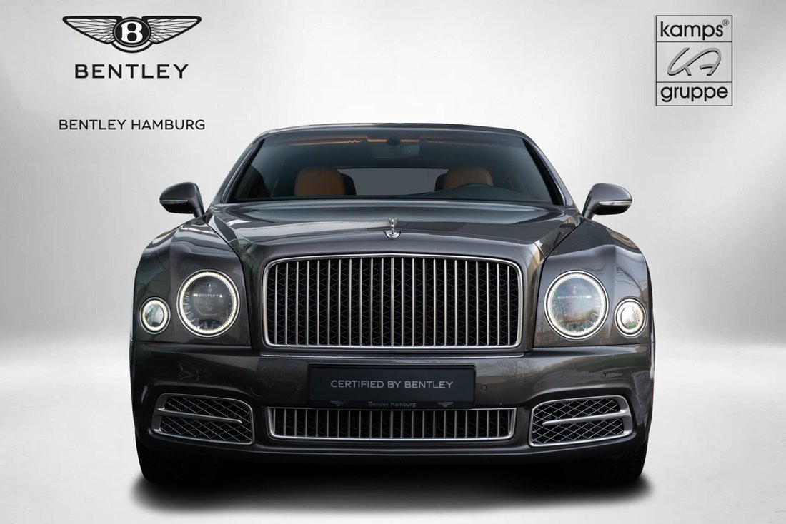 Limousine in Hamburg, Germany 2 - 16960636