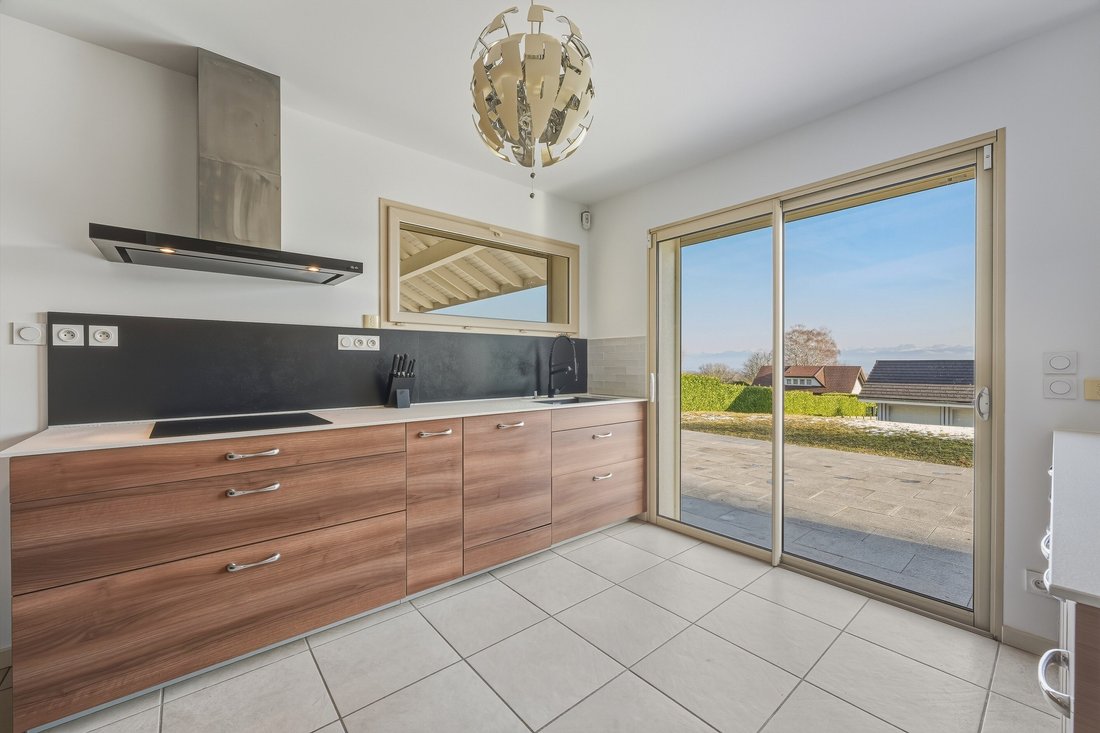 House in Divonne-les-Bains, Auvergne-Rhône-Alpes, France 5 - 16960016