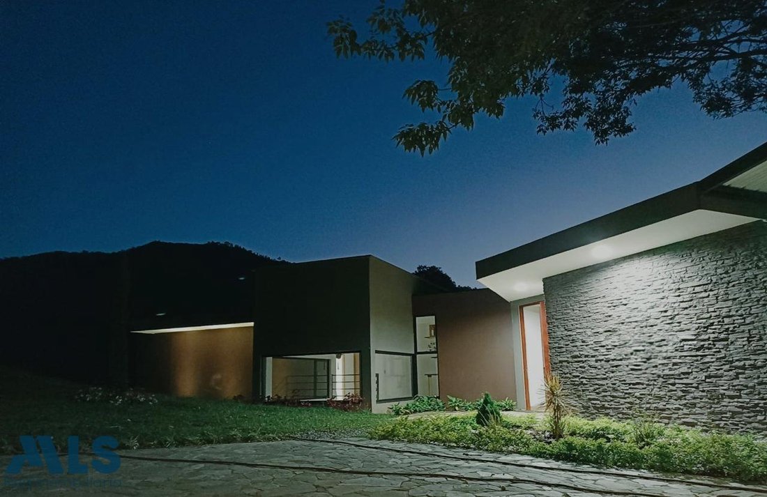 House in La Doctora, Antioquia, Colombia 2 - 16958176