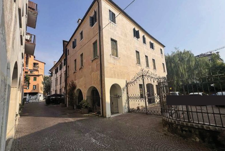 Apartment in Cathedral - Piazza dei Signori, Treviso, Italy 4 - 16959585