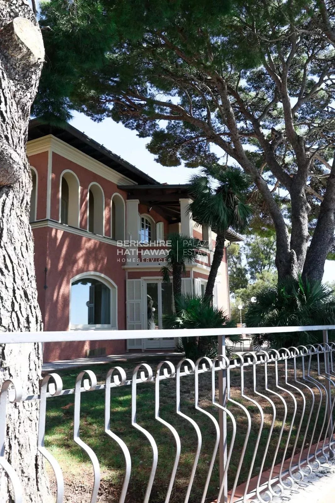 Villa in City Center, Ventimiglia, Liguria 2 - 16959638