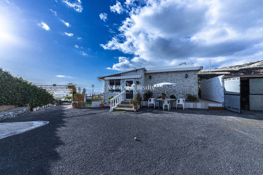 House in Guia de Isora, Canary Islands, Spain 1 - 16960492