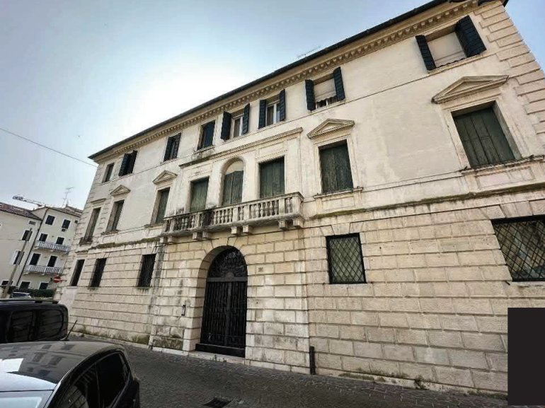 Apartment in Cathedral - Piazza dei Signori, Treviso, Italy 2 - 16959585
