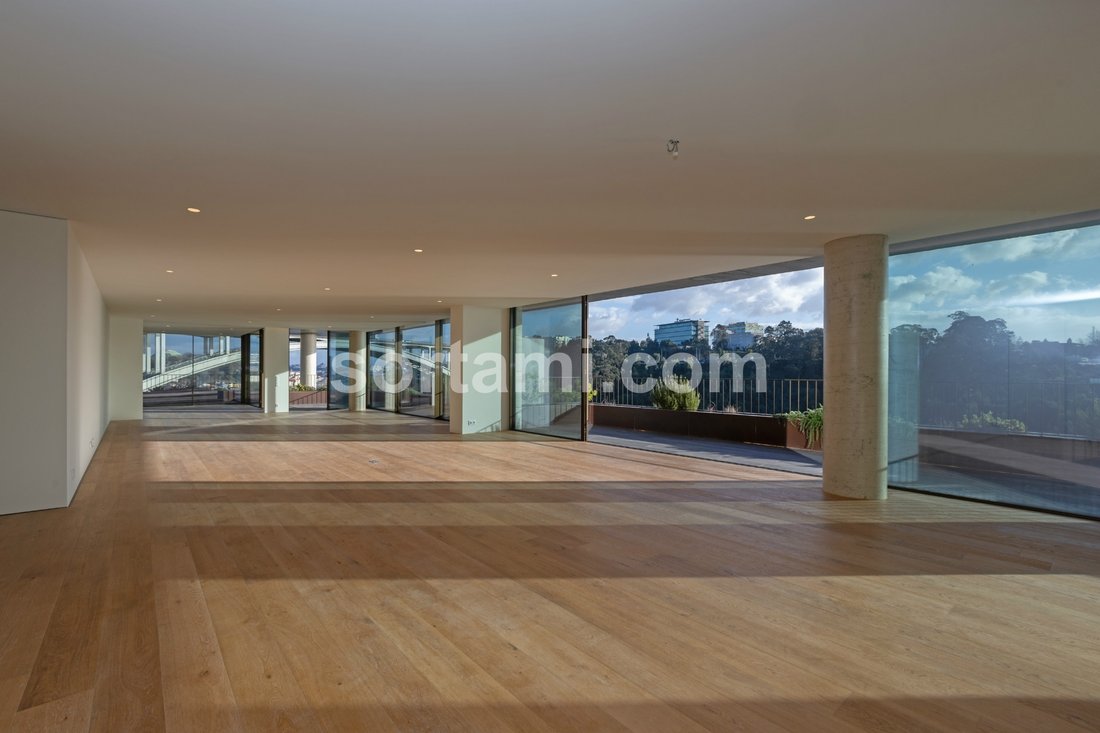 Apartment in Lordelo do Ouro e Massarelos, Porto District, Portugal 2 - 16959918