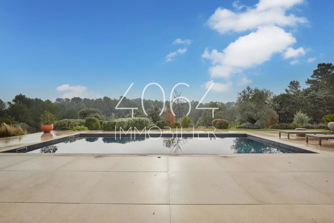 Estate in Saint-Marc-Jaumegarde, Provence-Alpes-Côte d'Azur, France 2 - 16958478