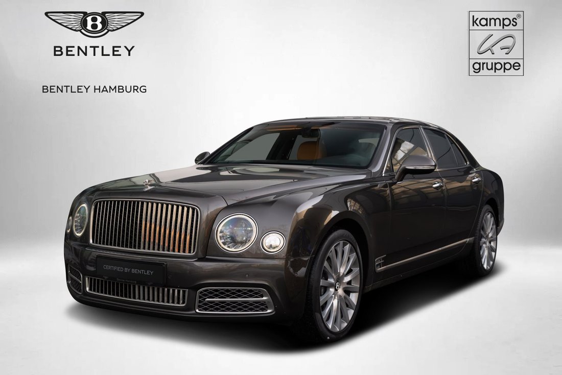 Limousine in Hamburg, Germany 1 - 16960636