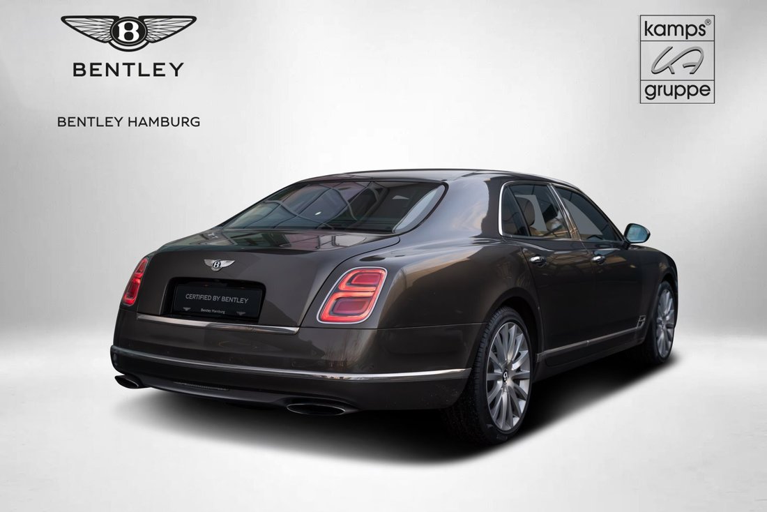 Limousine in Hamburg, Germany 4 - 16960636