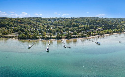 Land in Traverse City, Michigan, Vereinigte Staaten 1