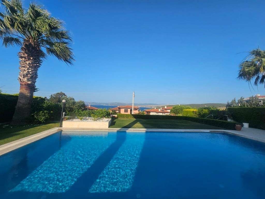 Villa in İzmir, İzmir, Turkey 1 - 16960104