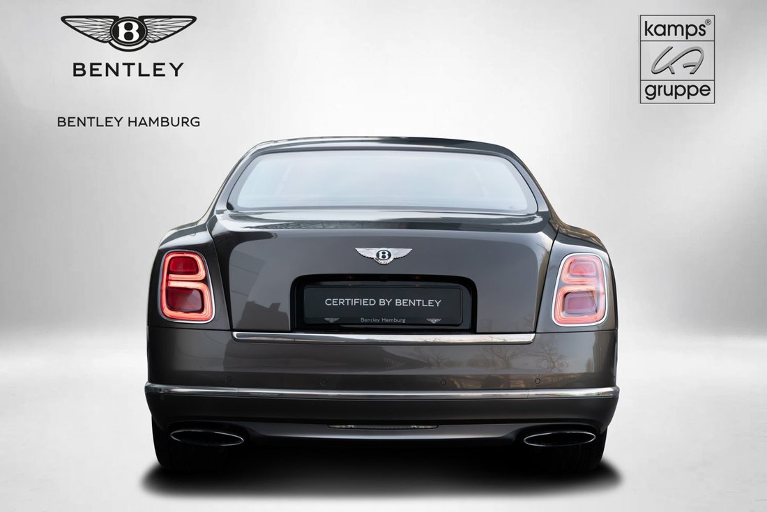 Limousine in Hamburg, Germany 5 - 16960636