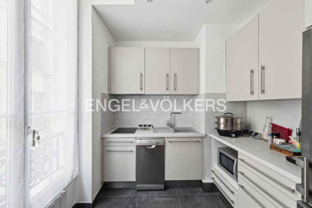Apartment in Les Halles, Paris 1er Arrondissement, Paris 5 - 15114957