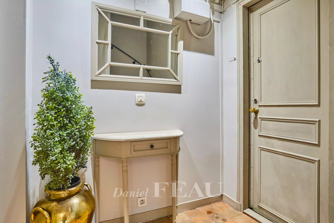 Apartment in Saint Thomas d'Aquin, Paris 7e Arrondissement, Paris 5 - 16958435