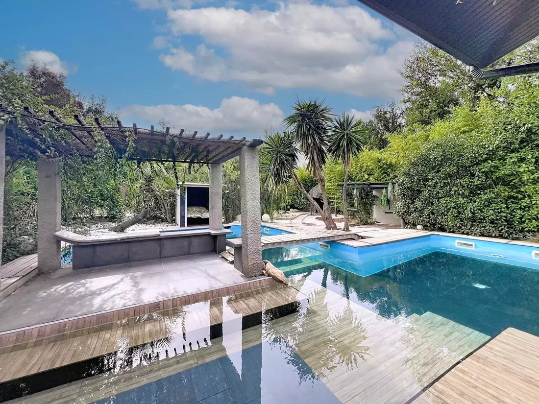 Villa in Rigarda, Occitania, France 1 - 16958471