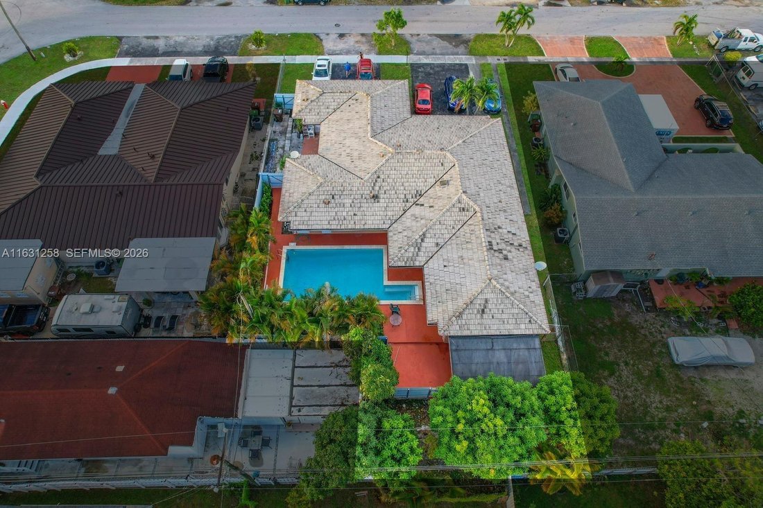 Haus in Hialeah, Florida, Vereinigte Staaten 4 - 16636366
