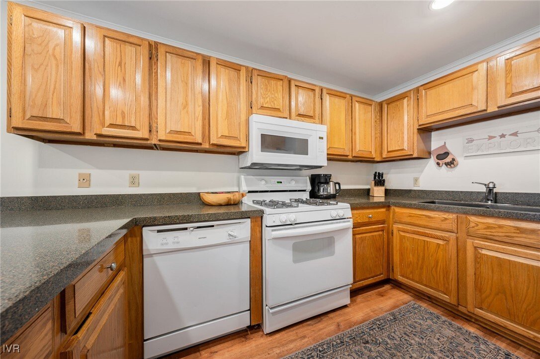 Condo in Incline Village, Nevada, United States 2 - 16960571