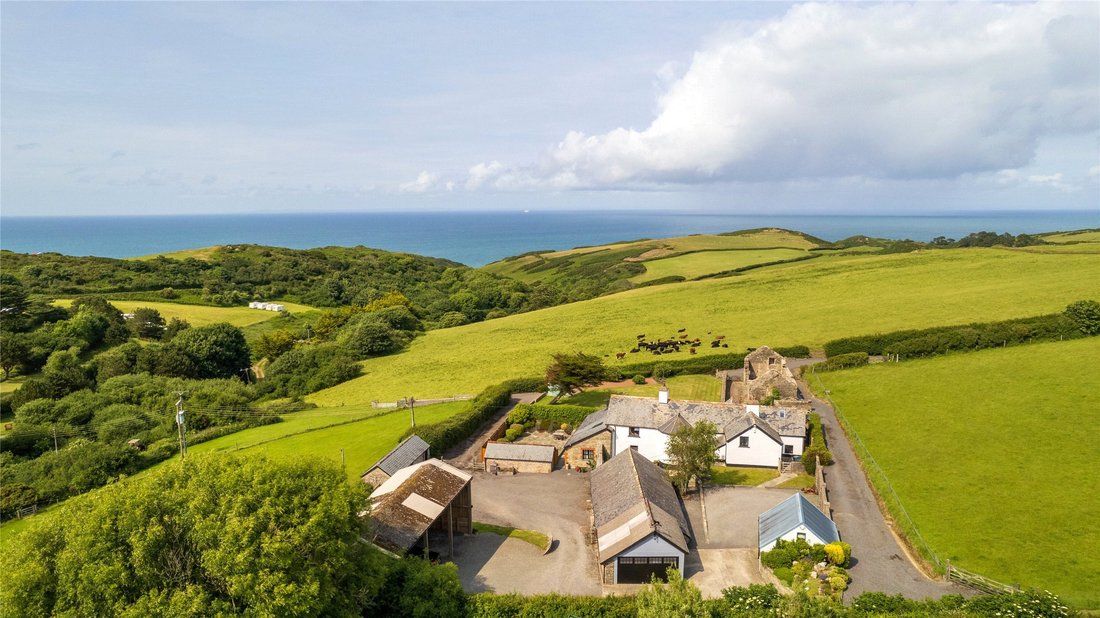House in Mortehoe, England 2 - 16960129