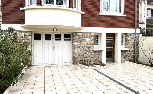 House in Les Mûriers, Saint-Maur-des-Fossés, France 1