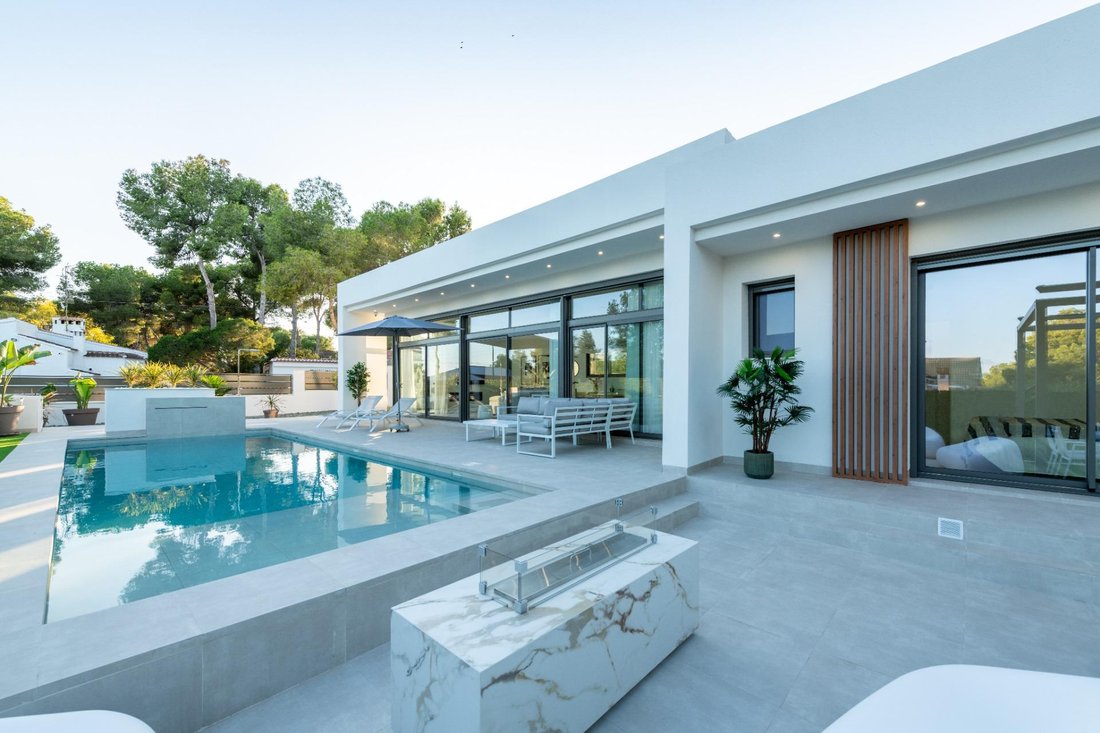 Villa in Pilar de la Horadada, Valencian Community, Spain 1 - 16960683