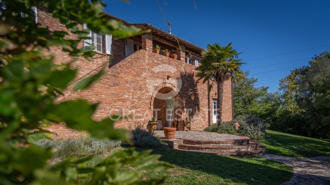 Estate in Castiglione del Lago, Umbria, Italy 4 - 16958068