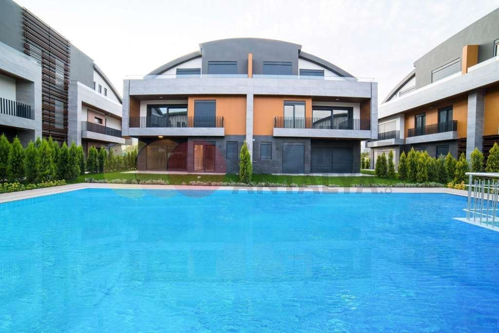 Villa in Antalya, Antalya, Turkey 1 - 16960607