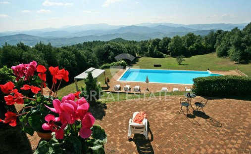 Estate in Casole d'Elsa, Tuscany, Italy 1