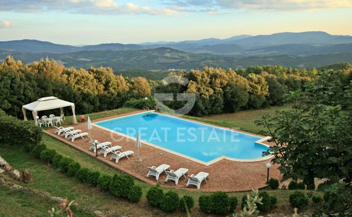 Estate in Casole d'Elsa, Tuscany, Italy 1