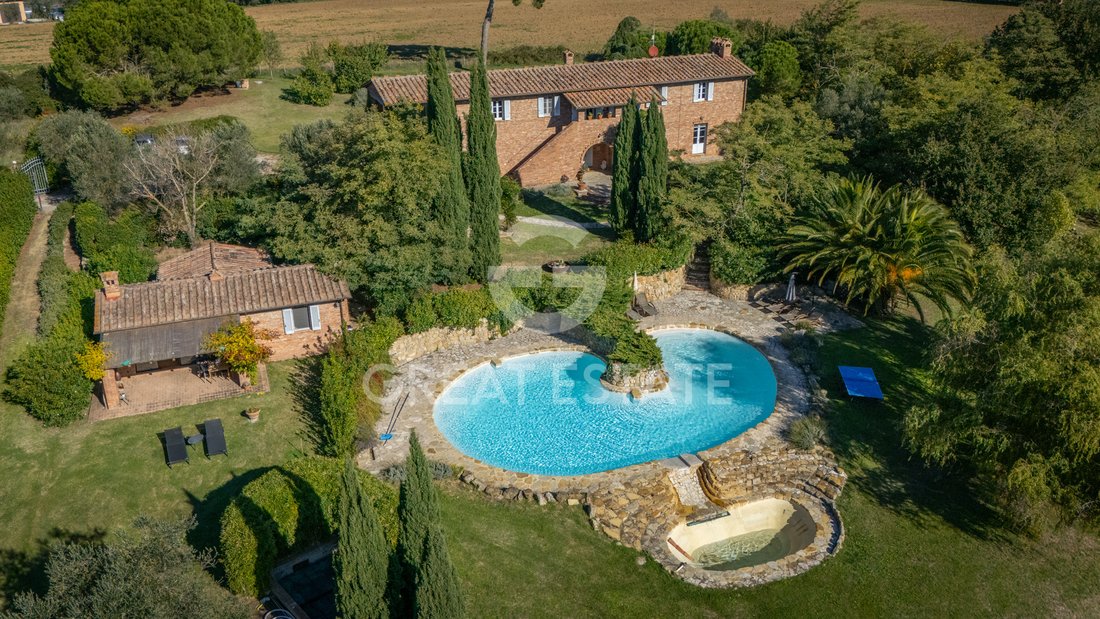 Estate in Castiglione del Lago, Umbria, Italy 1 - 16958068