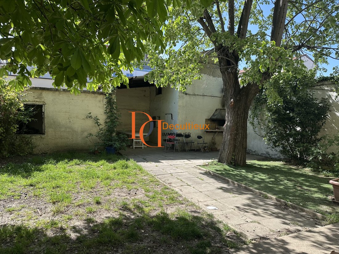 House in Zola - Pressence, Villeurbanne, France 4 - 16961317