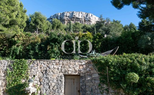 House in Cassis, Provence-Alpes-Côte d'Azur, France 1